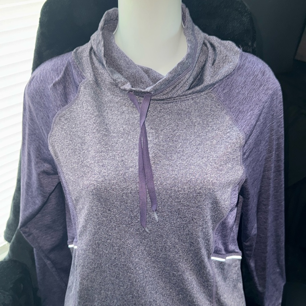 Women’s Avia Activewear.